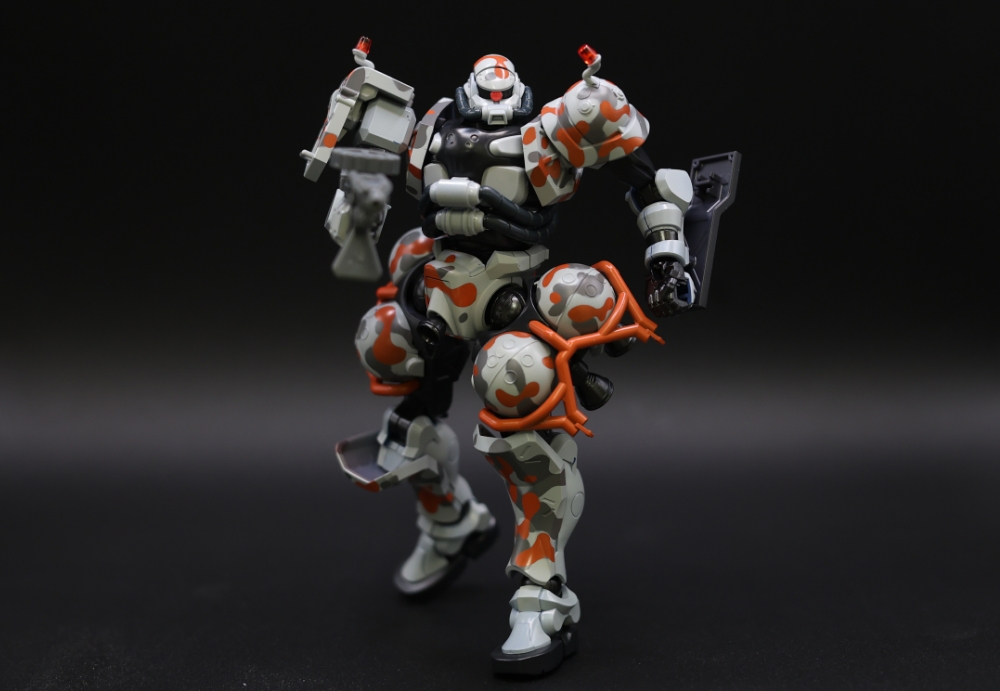 軍警ザク迷彩塗装