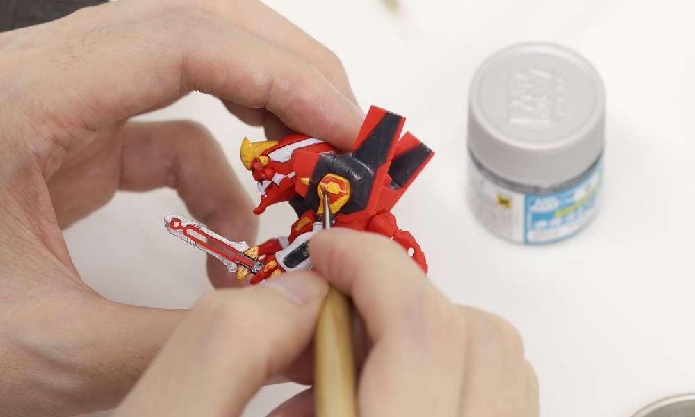 エヴァンゲリオン2号機塗装中