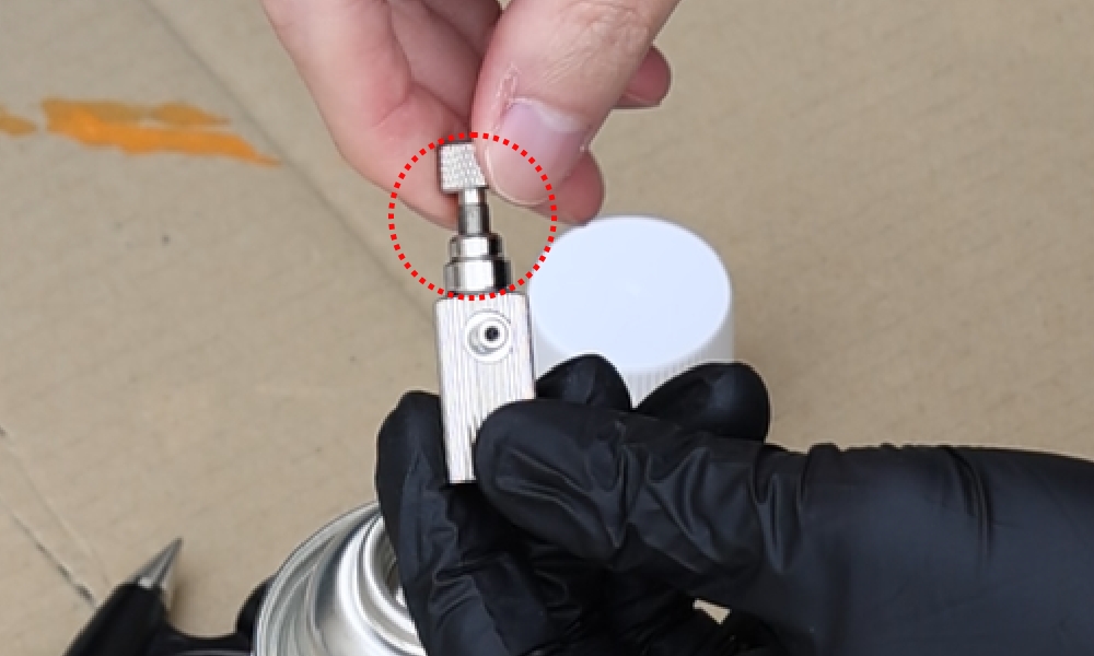 エア調整バルブを緩める