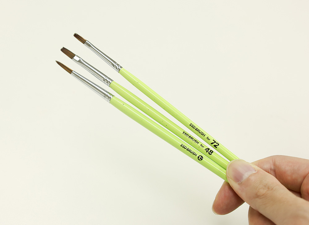 筆塗り模型専用チタン平筆・丸筆