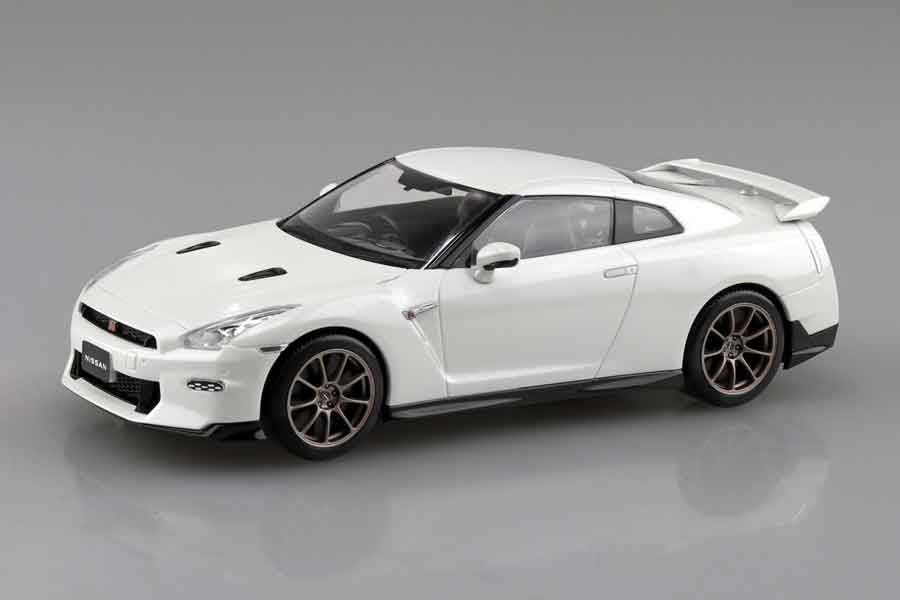 ニッサン R35 NISSAN GT-R 2024(ブリリアントホワイトパール)