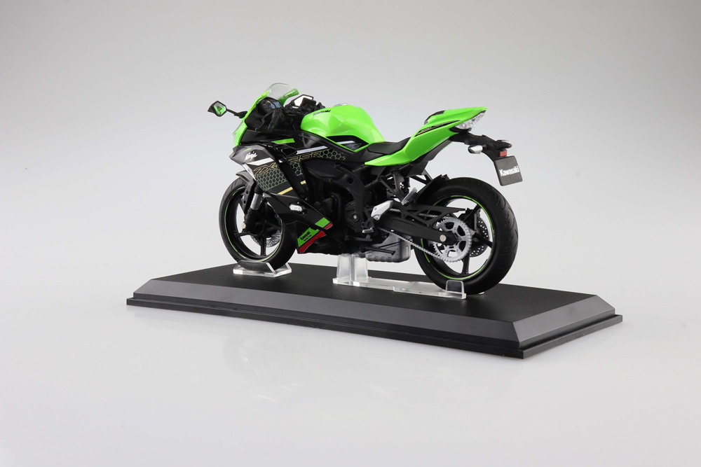 KAWASAKI Ninja ZX-25R (ライムグリーン×エボニー)