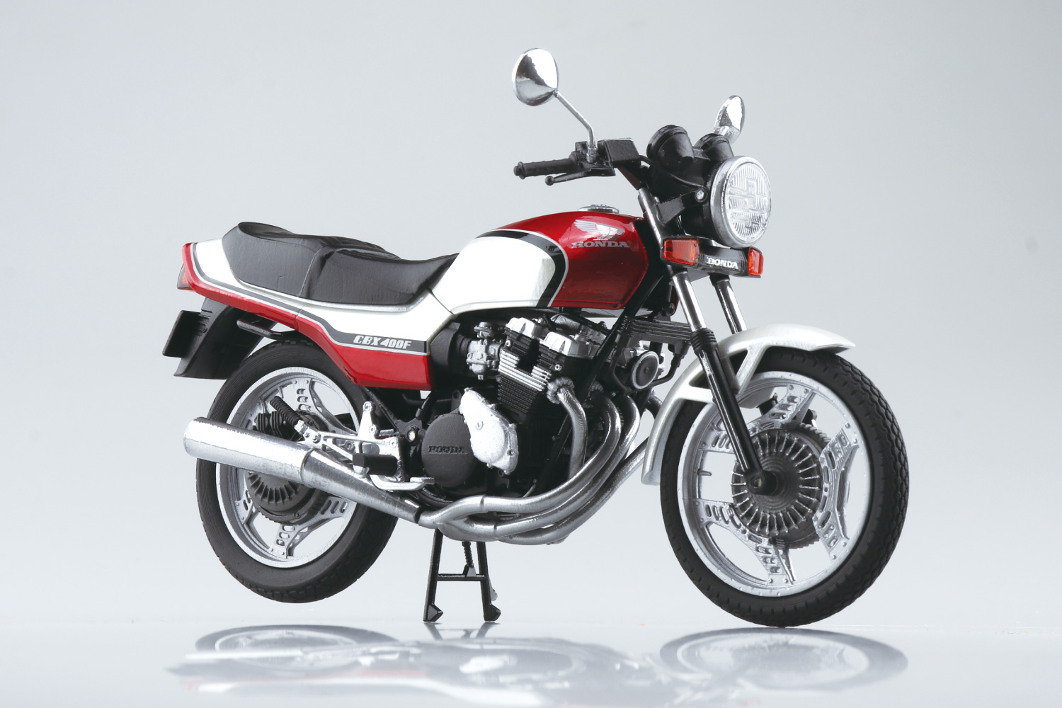 Honda CBX400F パール/キャンディレッド