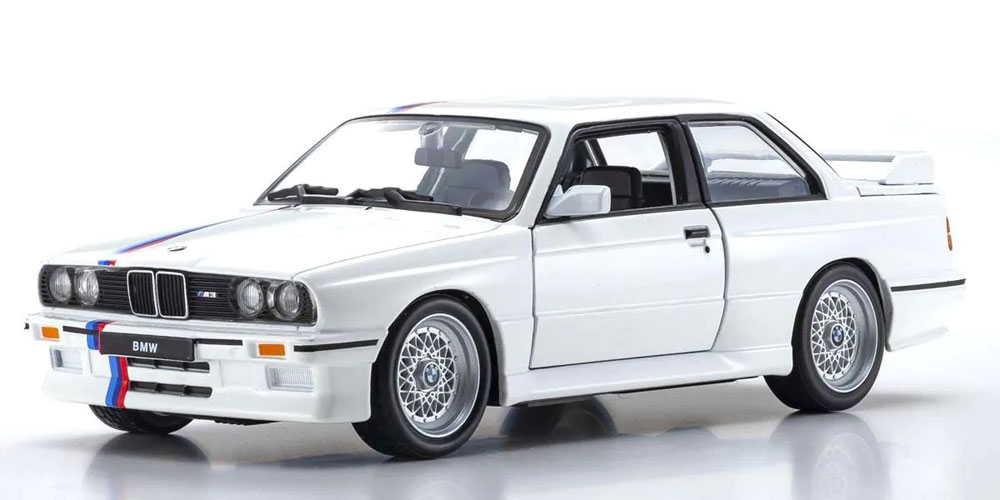 BUR21100W ブラゴ 1/24 BMW M3（E30） 1988 （ホワイト）