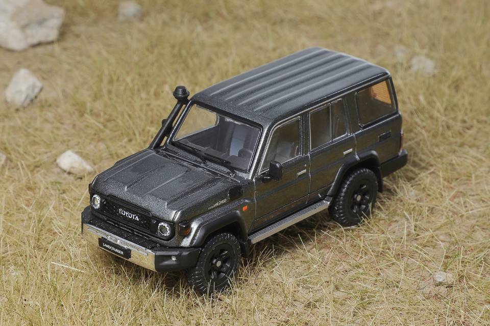 1/64 トヨタ Land Cruiser 70 - (LHD) - グレー