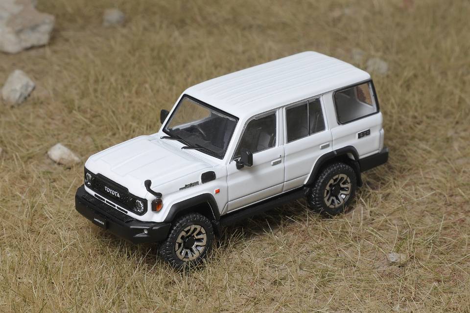 1/64 トヨタ Land Cruiser 70 - (RHD) - ホワイト