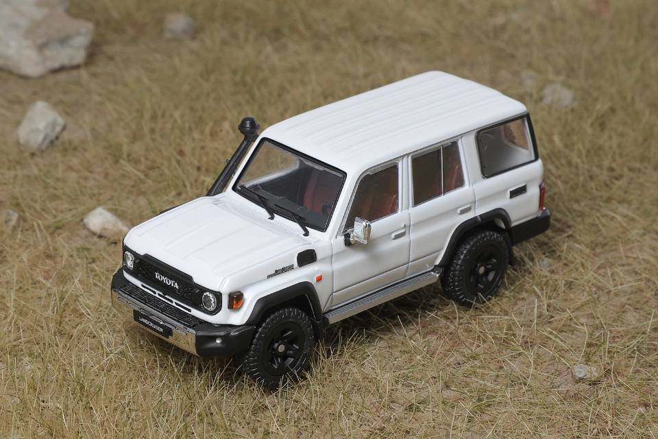 1/64 トヨタ Land Cruiser 70 - (LHD) - ホワイト