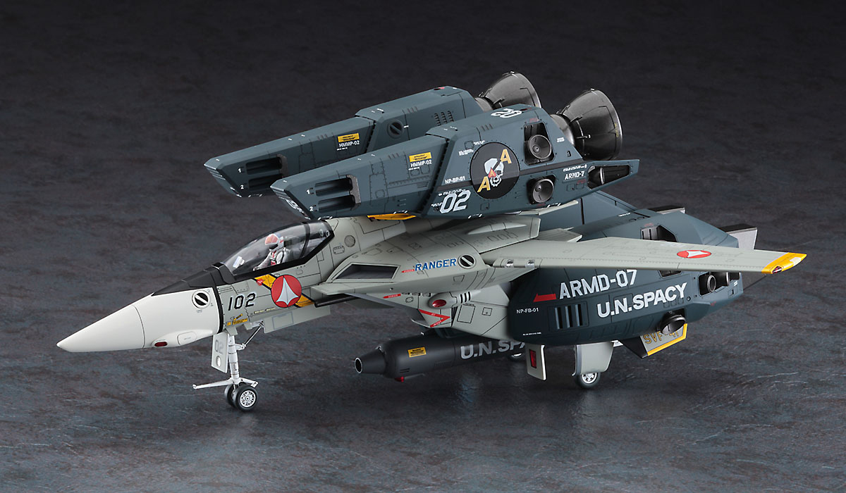 最安値挑戦中！ ハセガワ マクロス 1/48 VF-1 ロービジ 完成品