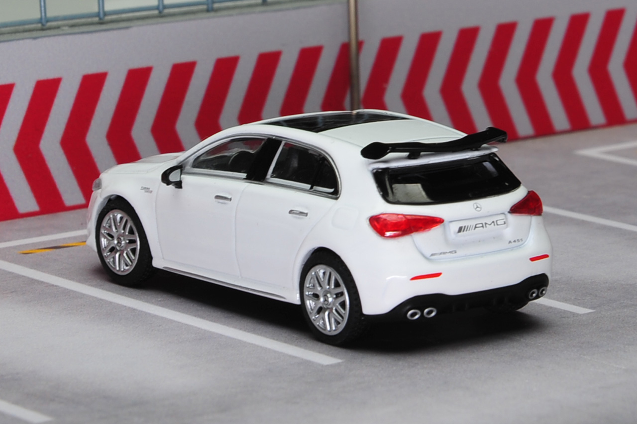 TK-KLW000503 KILOWORKS 1/64 Mercedes AMG A45 S White【TK-KLW000503