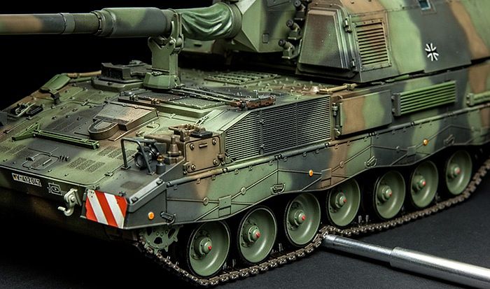 MENTS-012 モンモデル 1/35 ドイツPanzerhaubitze2000 自走砲