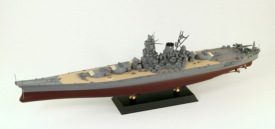 1/700 日本海軍 戦艦 大和 最終時 塗装済みプラモデル