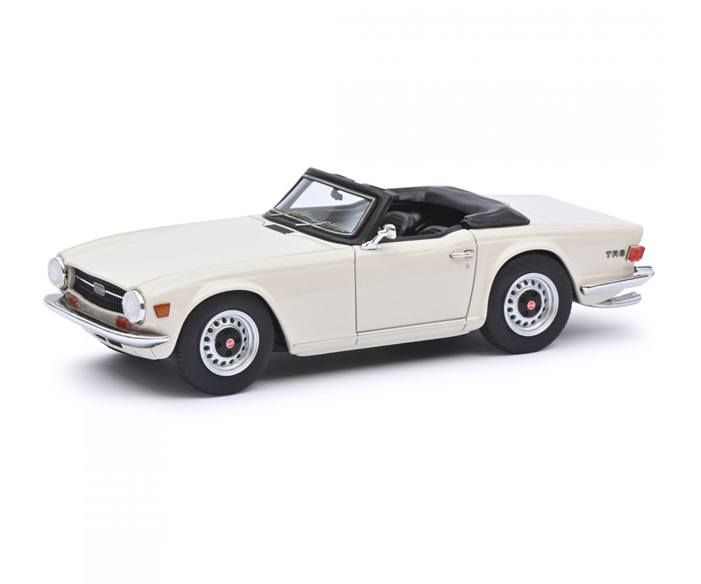 450915100 1/43 Triumph TR6 with opened softtop
