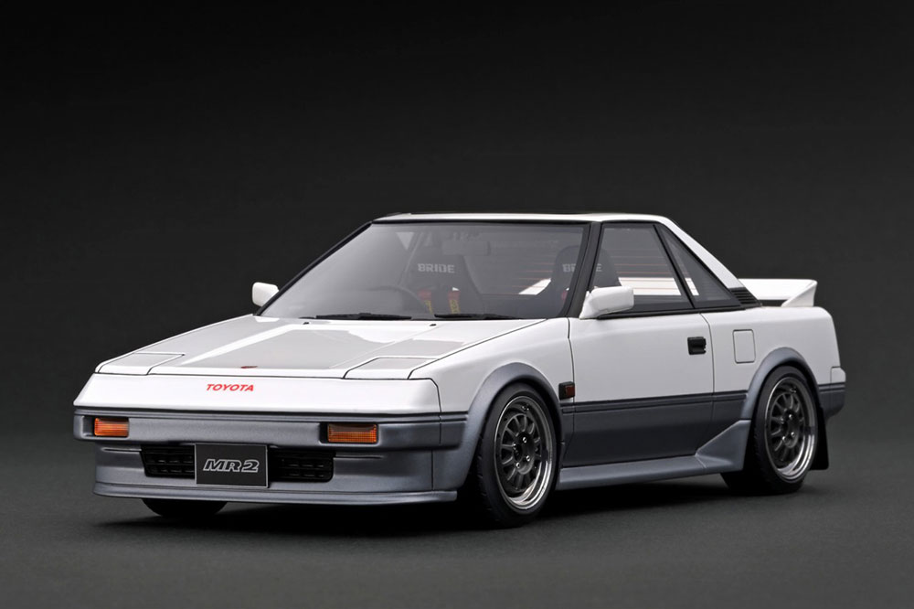 Toyota MR2 (AW11) White / Silver