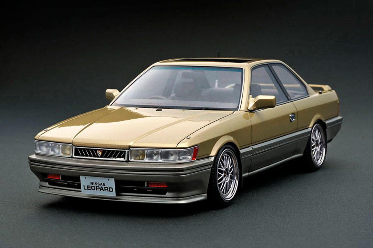 Nissan Leopard 3.0 Ultima (F31) Gold/Silver(1/18 Scale)